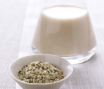 hemp-milk-seeds-with-milk